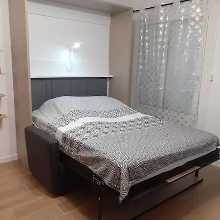 Apartment Climatise Avec Place De Parking Et Classe 2 Etoiles A La Faviere