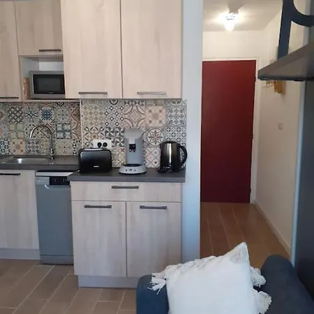Apartment Climatise Avec Place De Parking Et Classe 2 Etoiles A La Faviere Bormes-les-Mimosas